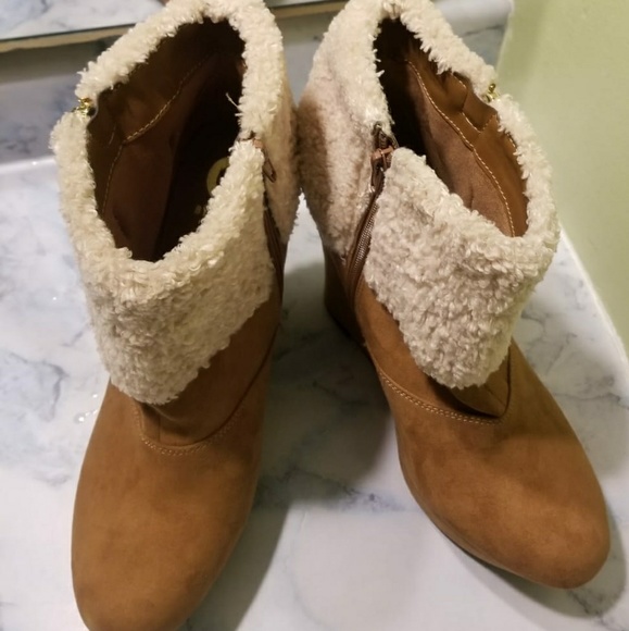 G by Guess Faux Fur Lined Suede Wedge Ankle Boots - Picture 6 of 8